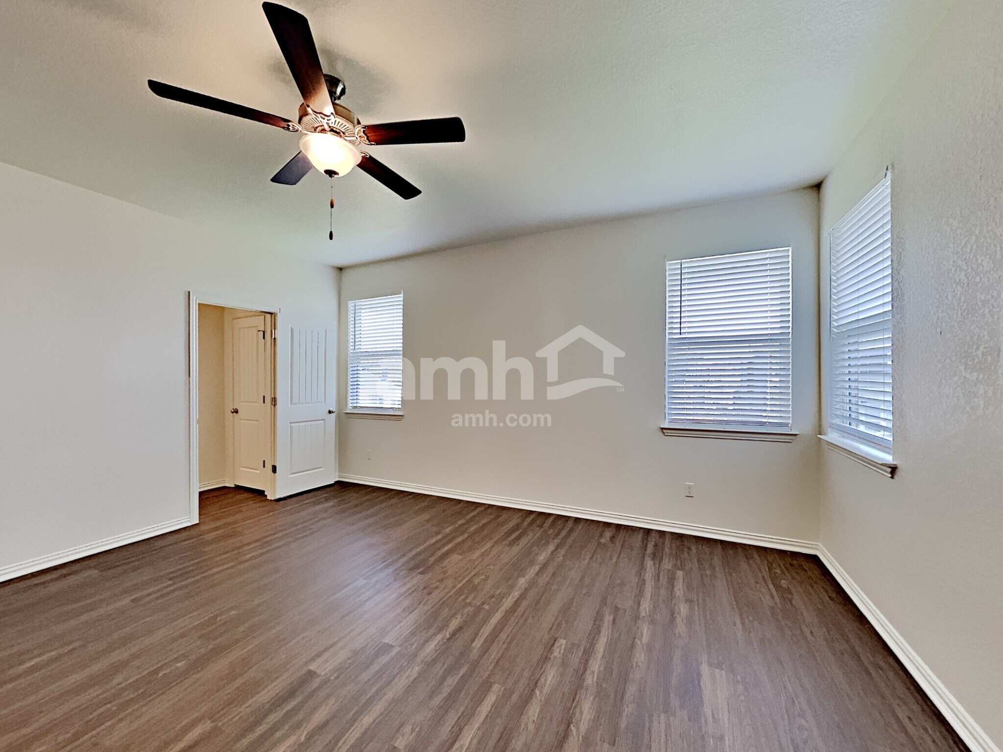 Building Photo - 2717 Lillybrook Ln