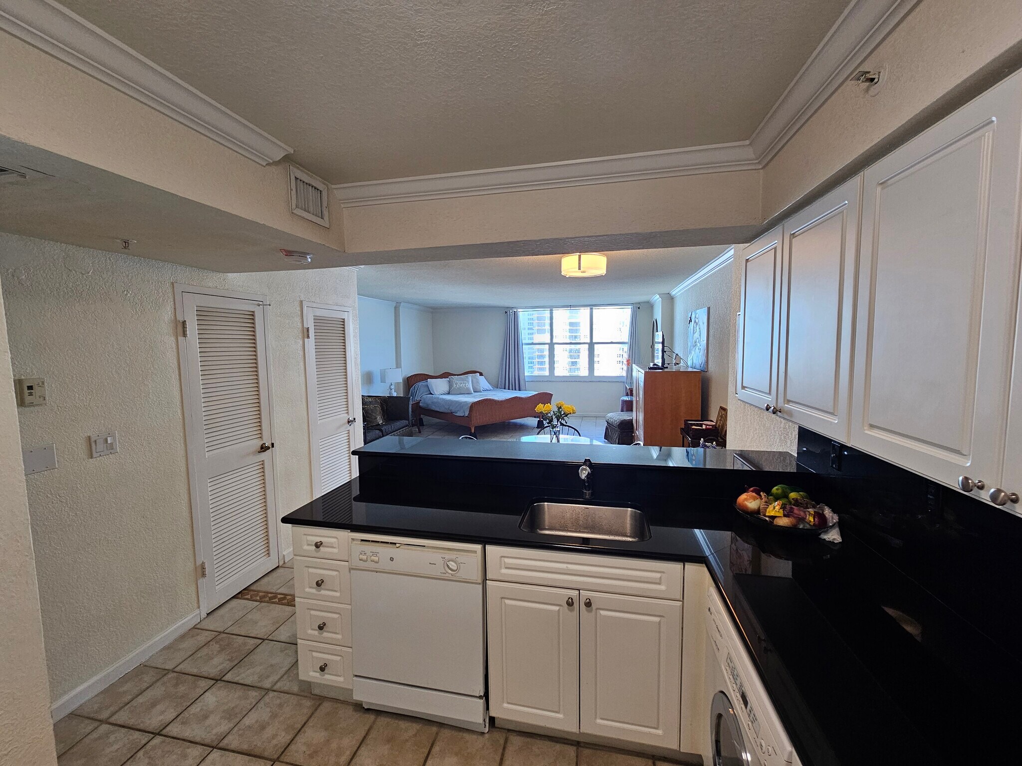 Building Photo - 2501 S Ocean Dr