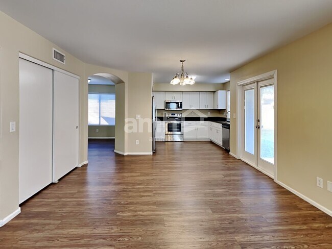 Building Photo - 16632 W Belleview St