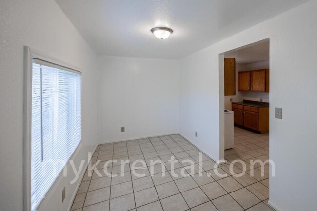 Building Photo - 3026 S 33rd St