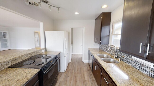 Building Photo - 6126 Dorothy Dr