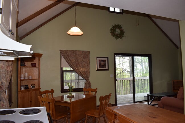 Building Photo - 220 Ridgeway Rd