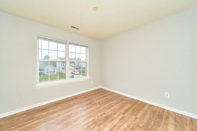 Building Photo - Sweet 3 Bedroom 2.5 Bath in Popular Maple Grove Estates