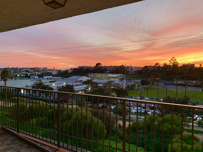 Sunset view from dinning room - 1720 Ardmore Ave