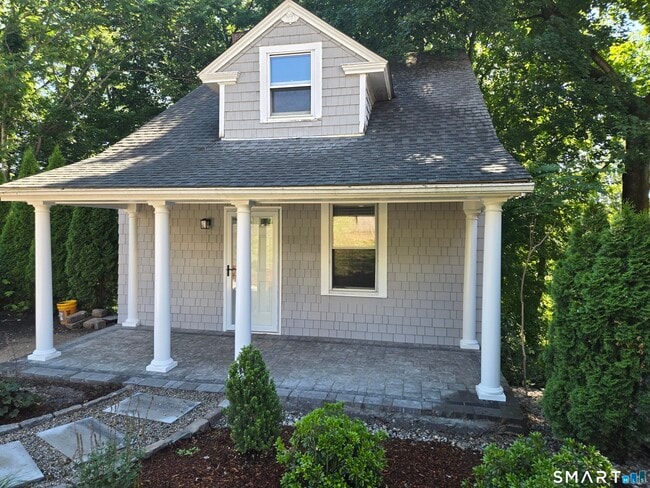 Building Photo - 1034 Prospect Ave