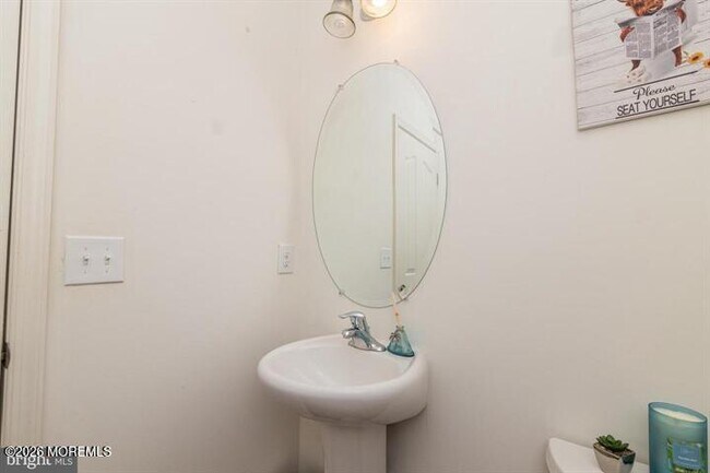 Building Photo - 109 Creekside Wy