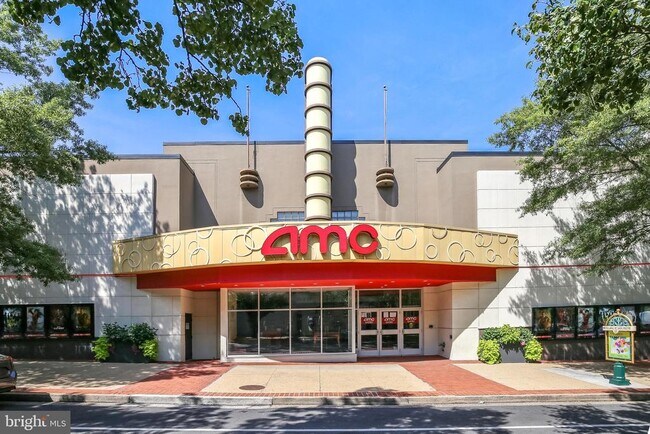 Building Photo - 3028 S Abingdon St