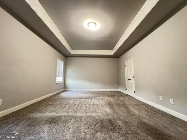 Building Photo - 4675 Silver Oak Dr SW