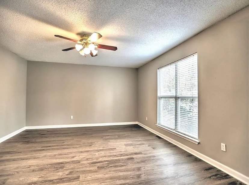 Building Photo - 1075 Roper Rd