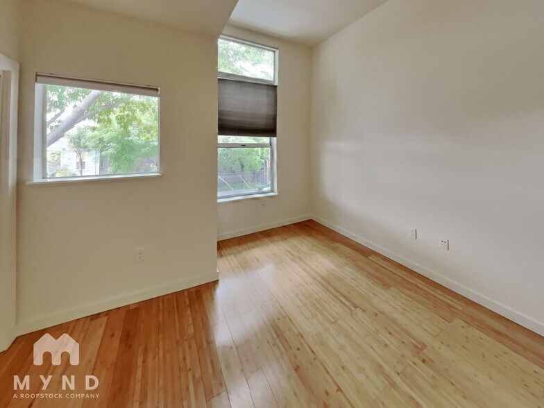 Building Photo - 1222 32nd St