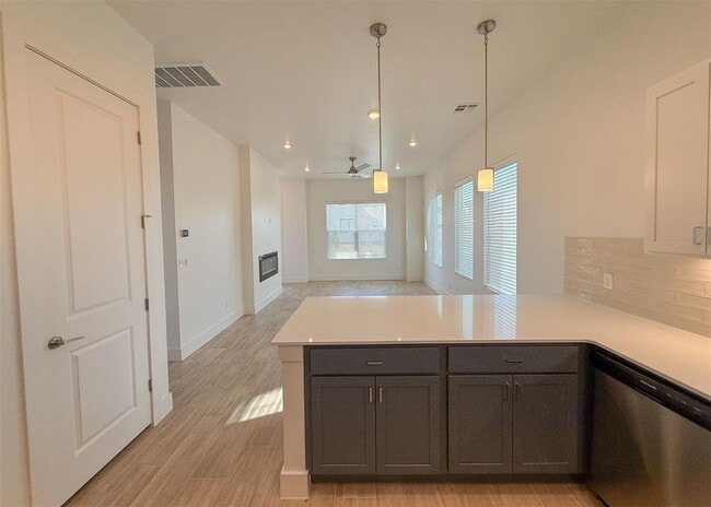 Building Photo - 13112 Maplewood Ave