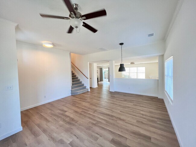 Building Photo - Beautiful 4BD and 2.5BA home in South Aust...