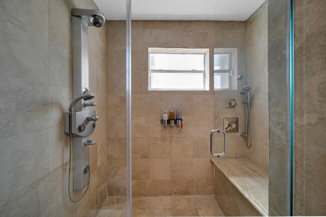 Building Photo - 1941 SW 18th Ave