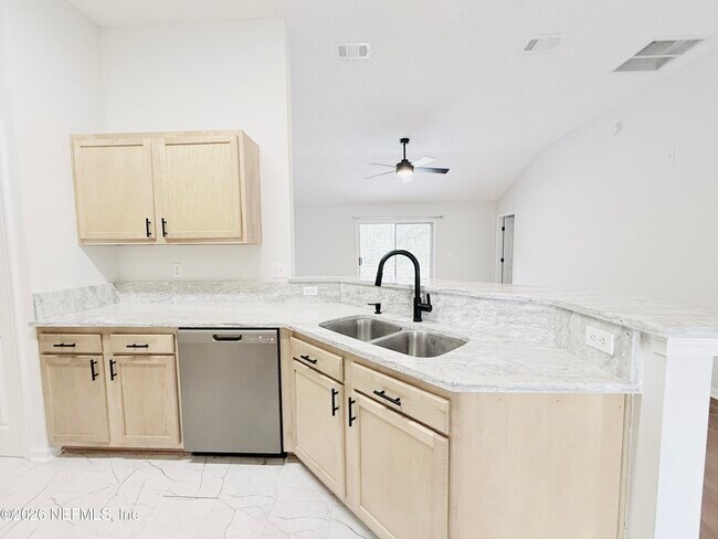 Building Photo - 8713 Star Leaf Rd N