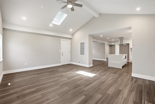 Building Photo - 4447 S Leamington Ave