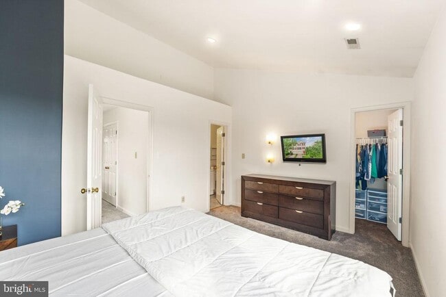 Building Photo - 21071 Mossy Glen Terrace