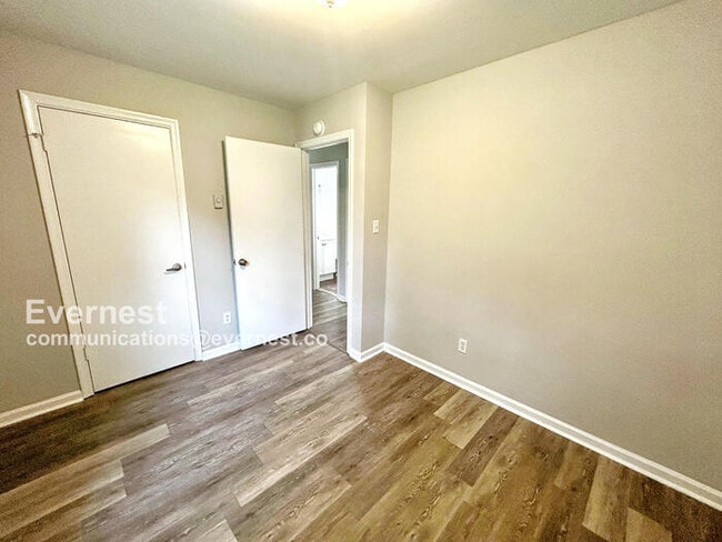 Building Photo - 9307 Shiloh Dr