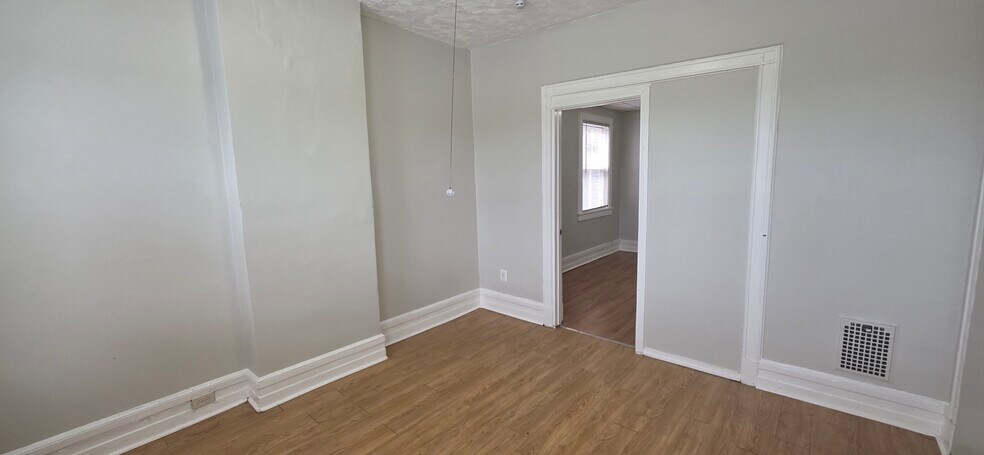 Building Photo - 382 Bond St