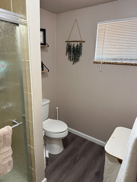 Building Photo - 1118 E 57th St