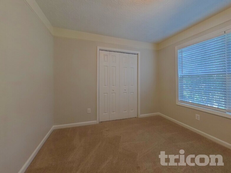 Building Photo - 89 Hugh Ave