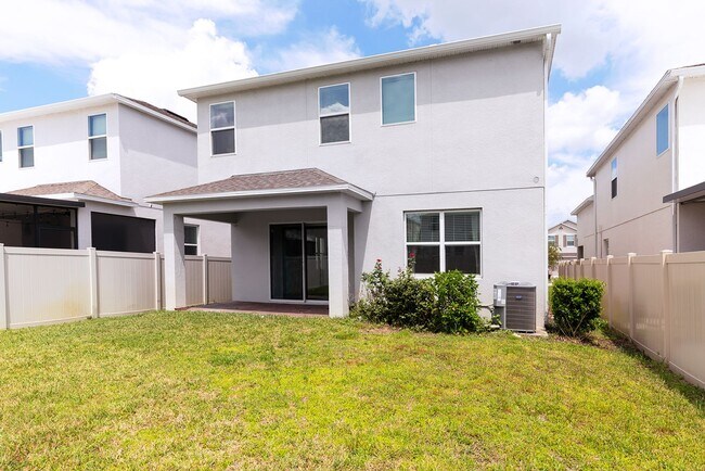 Building Photo - PRATICALLY BRAND NEW HOME IN GATED COMMUNITY!