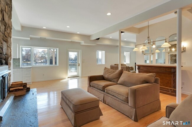 Building Photo - 192 Frenchtown Rd