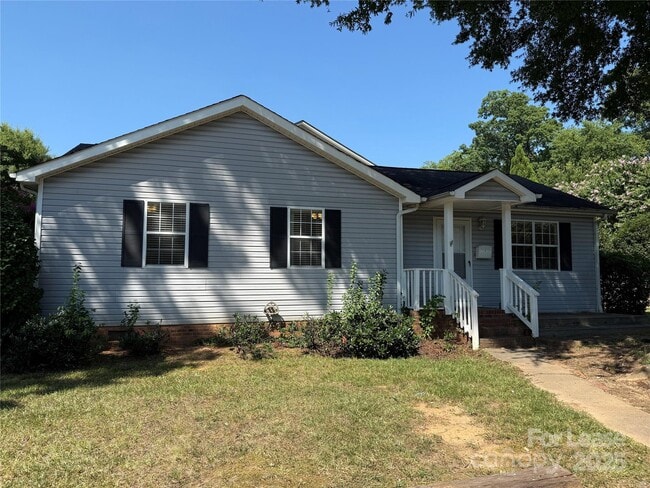 Building Photo - 517 Iverson Way