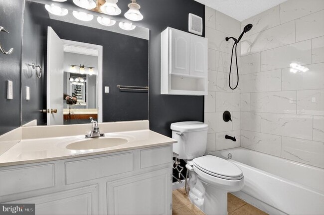 Building Photo - 9919 Oakton Terrace Rd