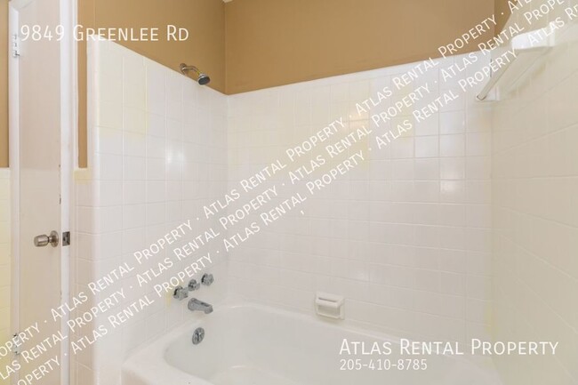Building Photo - 9849 Greenlee Rd