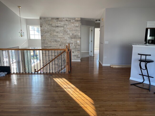 Building Photo - 3031 Saganashkee Ln