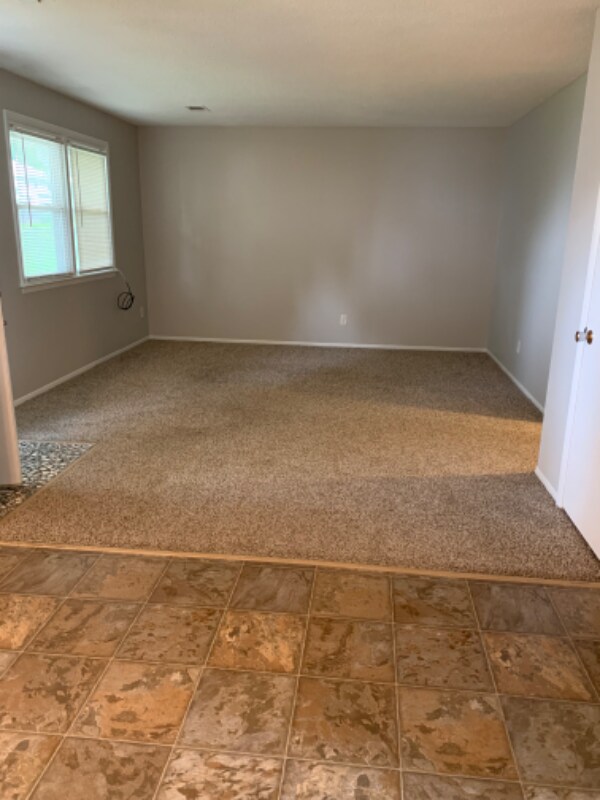 Building Photo - 210 N 4th St