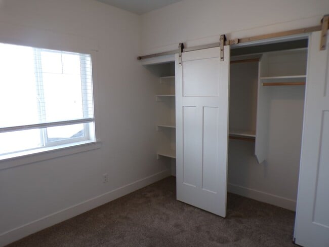 Building Photo - Huckleberry Townhomes