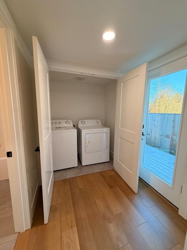 Building Photo - 17775 SW Alexander St