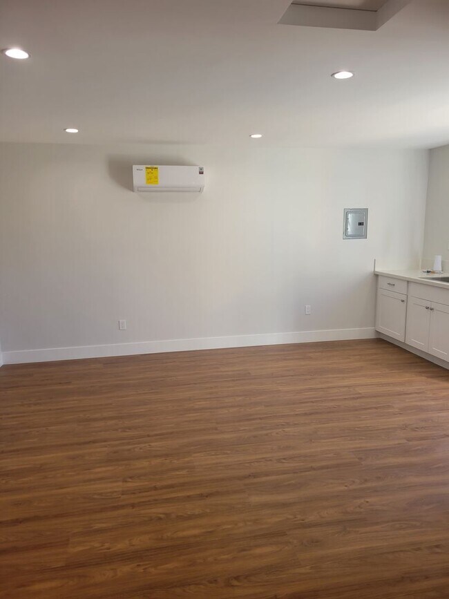 Building Photo - Namm Properties