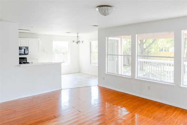 Building Photo - 15224 Sarah's Creek Dr