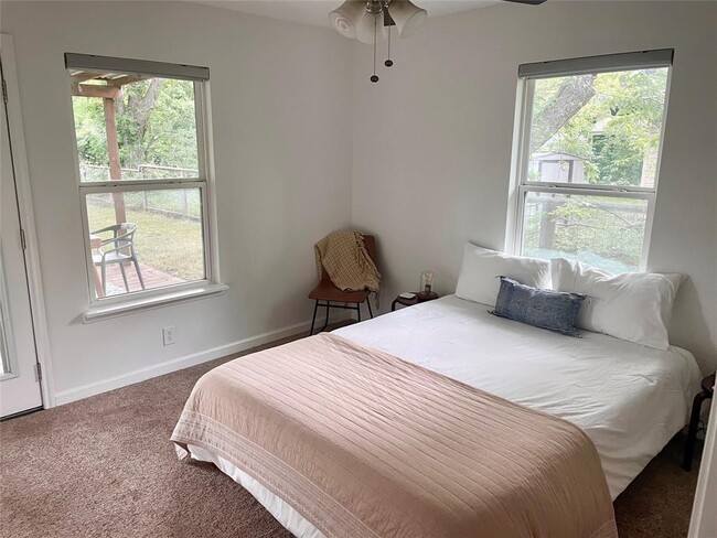 Building Photo - 3208 Thompson St