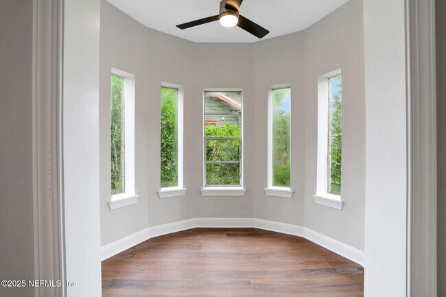 Building Photo - 2578 Haldumar Terrace