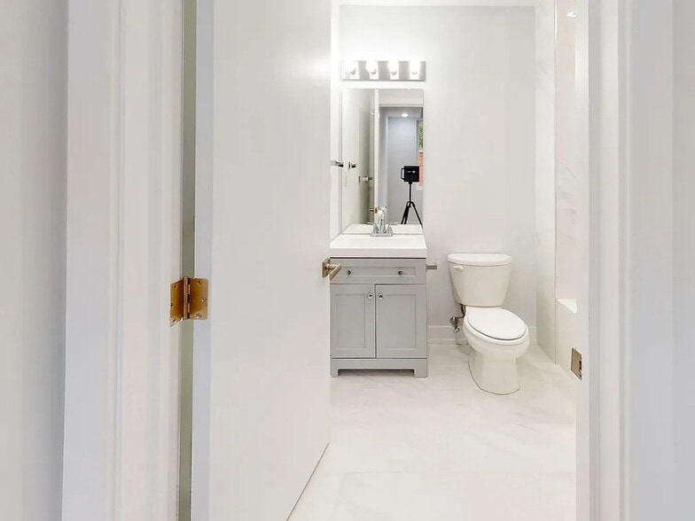 Building Photo - 1728 W Susquehanna Ave