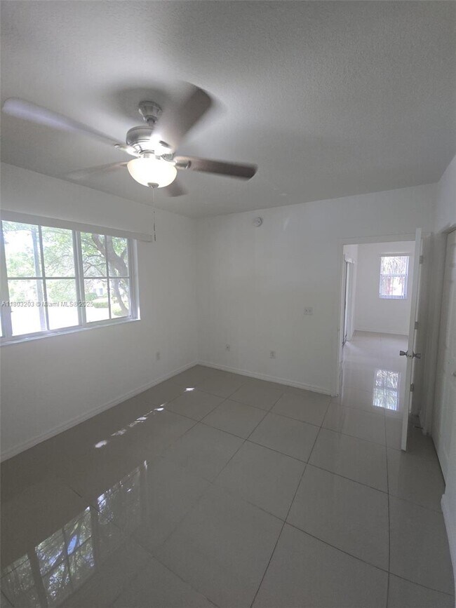 Building Photo - 2501 Centergate Dr