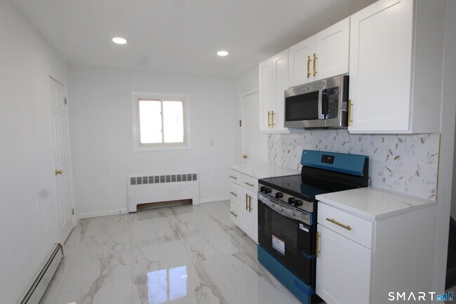 Building Photo - 52 Glen Haven Rd