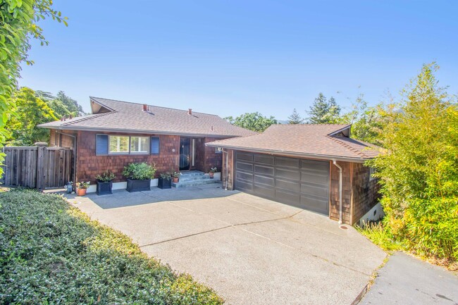 4Bed/2Bath Home in Kentfield with stellar... - 4Bed/2Bath Home in  Kentfield with stellar...