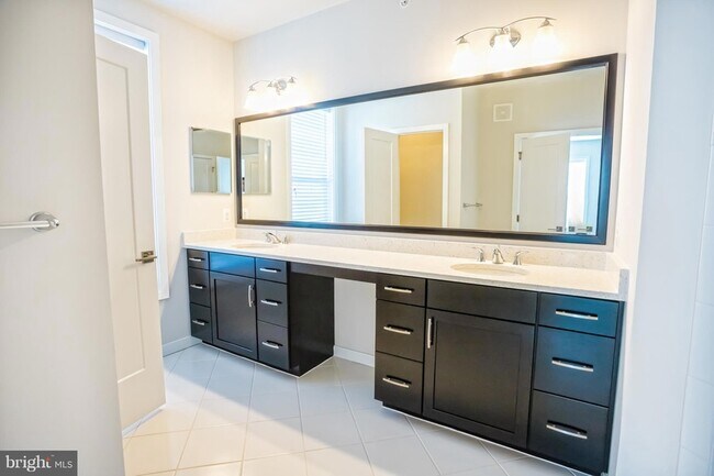 Building Photo - 23646 Hopewell Manor Terrace