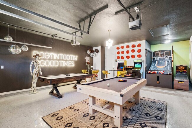 Building Photo - 13702 Yellow Oak Cir