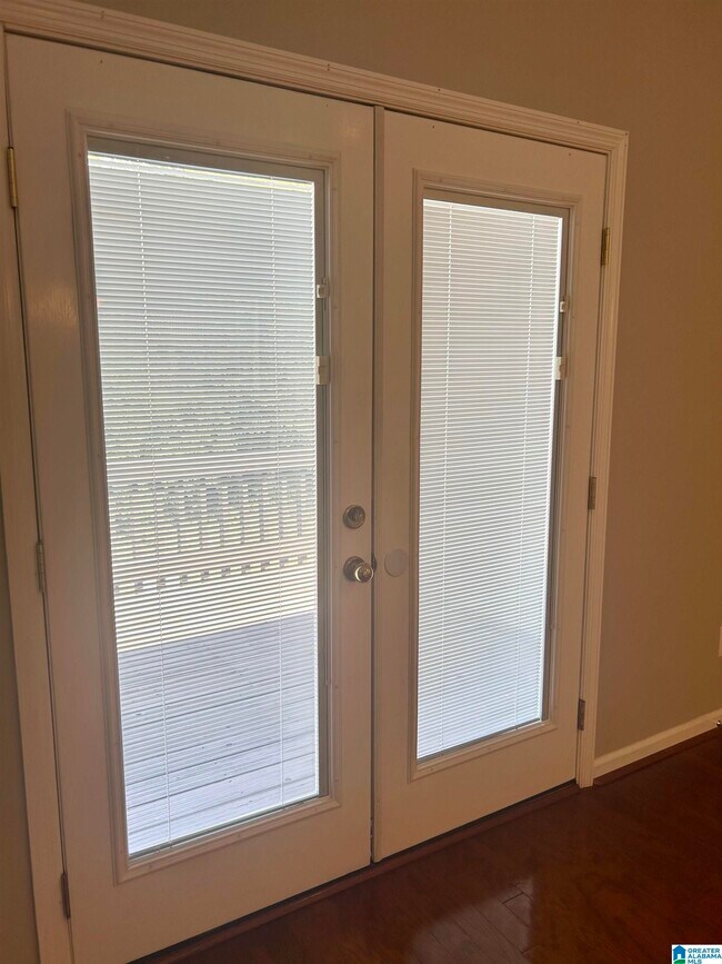 Building Photo - 2212 Ascot Ln