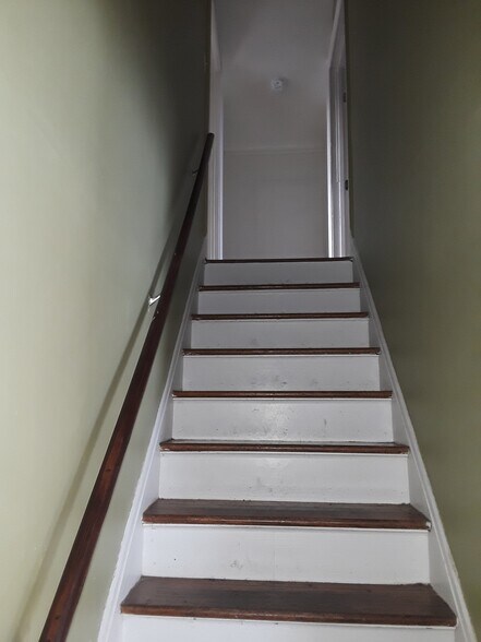 Stairs to 2nd floor - 4848 Brenda Dr