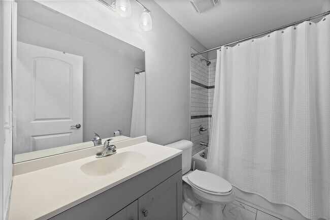 Building Photo - 607 Dowd St