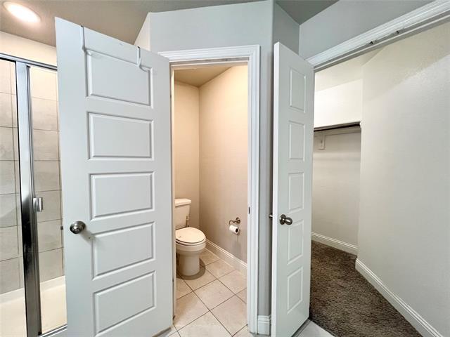 Building Photo - 5000-5002 Villas Dr