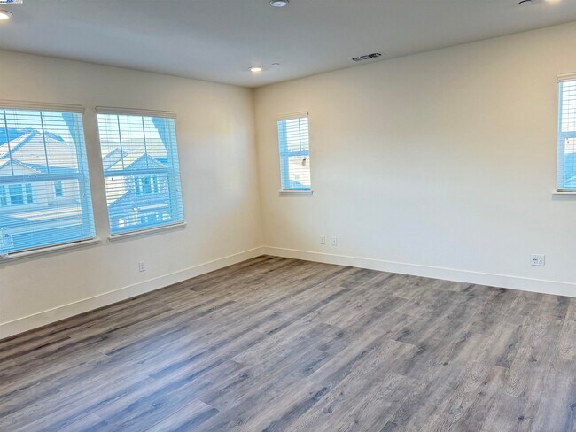 Building Photo - 1802 Paloma Ct