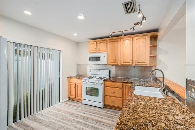 Building Photo - 10701 Crowngate Ln