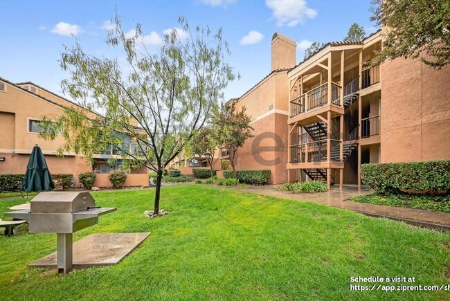 Building Photo - 10655 Lemon Ave